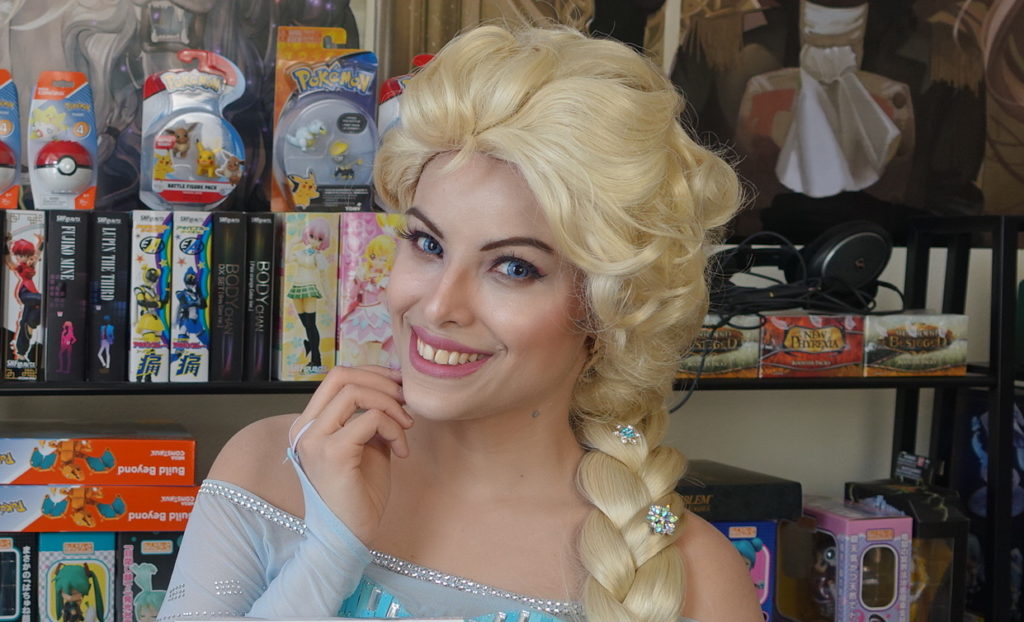 ELSA FROZEN vs BARBIE - Quem vence essa?? 